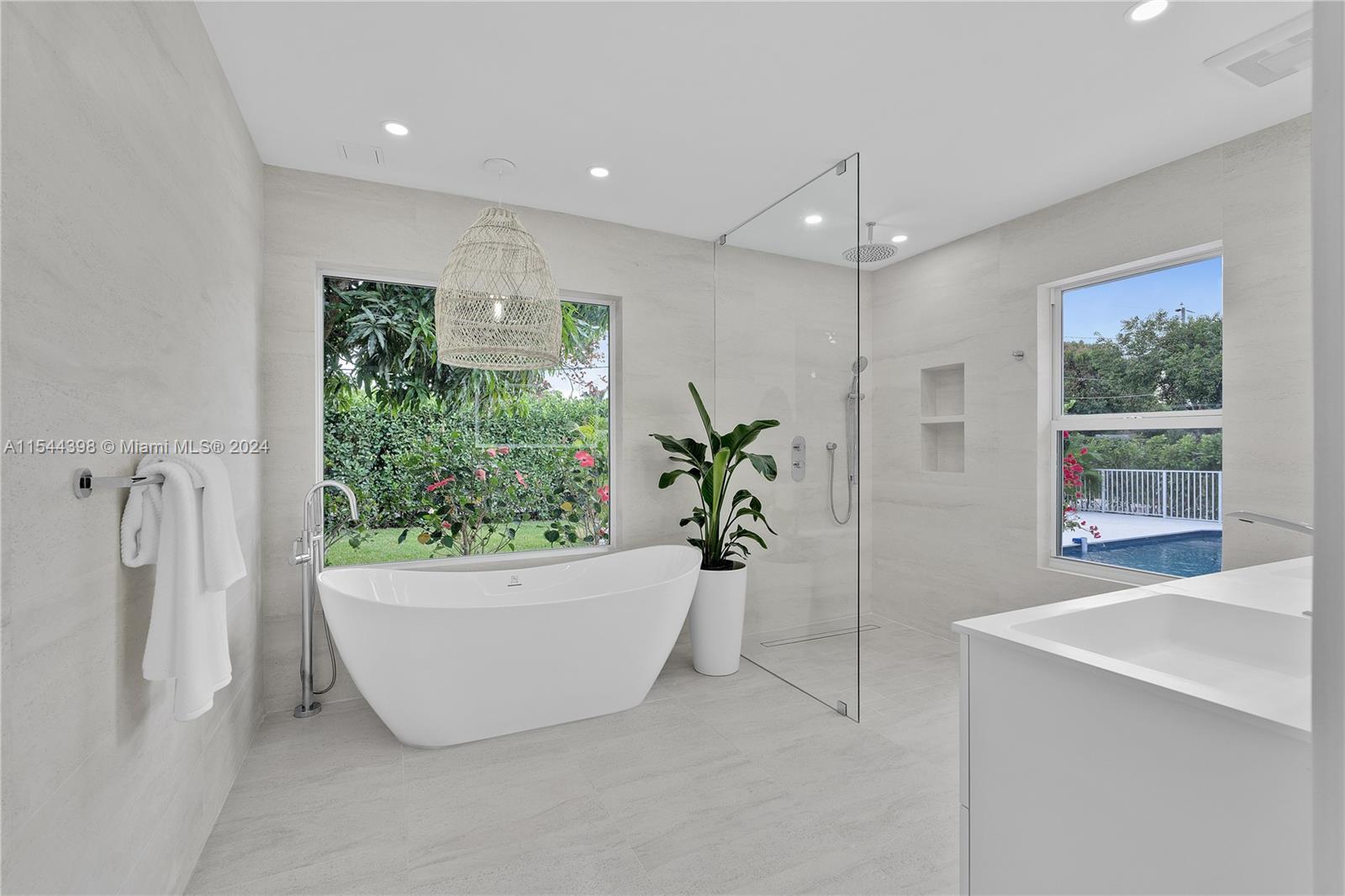 822 NE 96th St, Miami Shores, Florida 33138, 4 Bedrooms Bedrooms, ,4 BathroomsBathrooms,Residential,For Sale,822 NE 96th St,A11544398