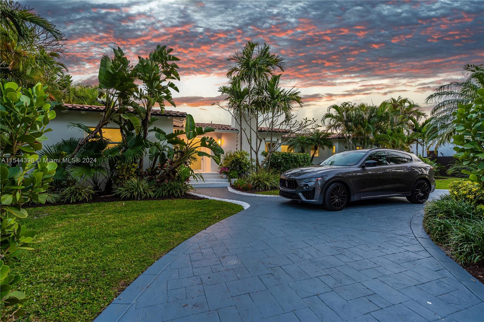 822 NE 96th St, Miami Shores, Florida 33138, 4 Bedrooms Bedrooms, ,4 BathroomsBathrooms,Residential,For Sale,822 NE 96th St,A11544398