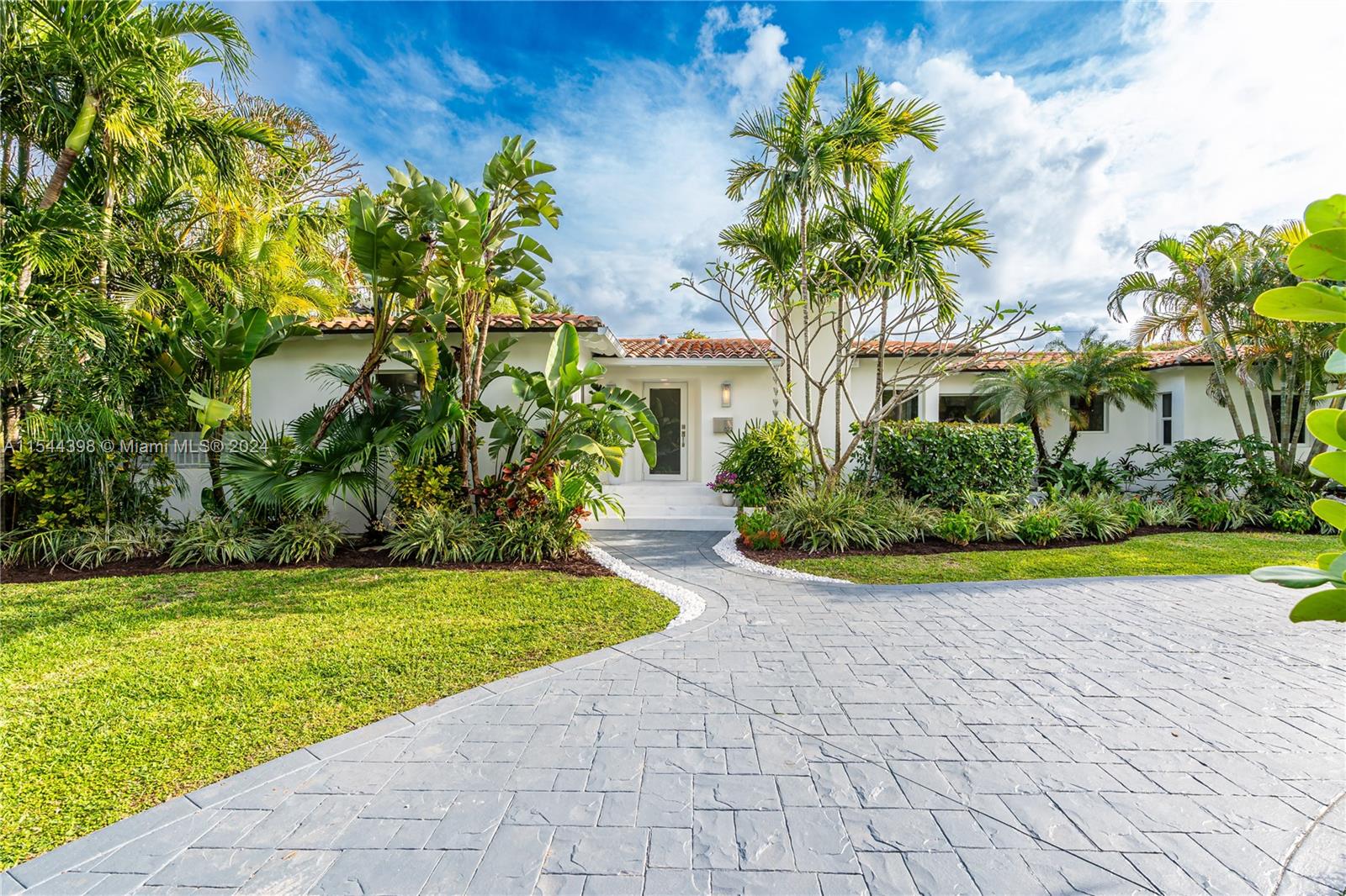 822 NE 96th St, Miami Shores, Florida 33138, 4 Bedrooms Bedrooms, ,4 BathroomsBathrooms,Residential,For Sale,822 NE 96th St,A11544398