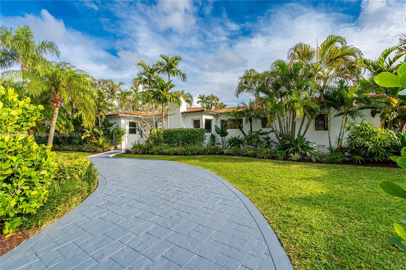 822 NE 96th St, Miami Shores, Florida 33138, 4 Bedrooms Bedrooms, ,4 BathroomsBathrooms,Residential,For Sale,822 NE 96th St,A11544398