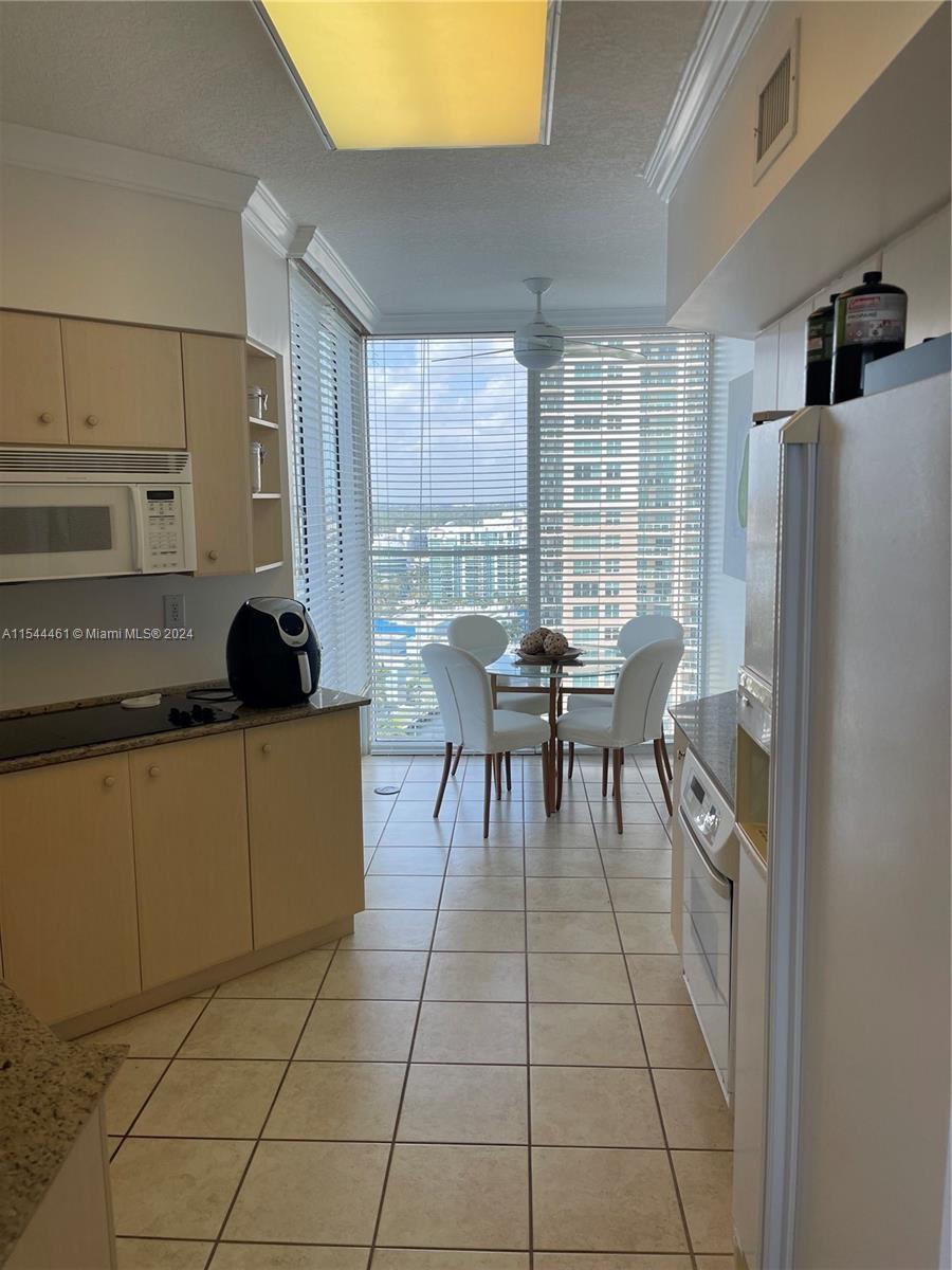 3370 Hidden Bay Dr 2013, Aventura, Florida 33180, 3 Bedrooms Bedrooms, ,3 BathroomsBathrooms,Residentiallease,For Rent,3370 Hidden Bay Dr 2013,A11544461