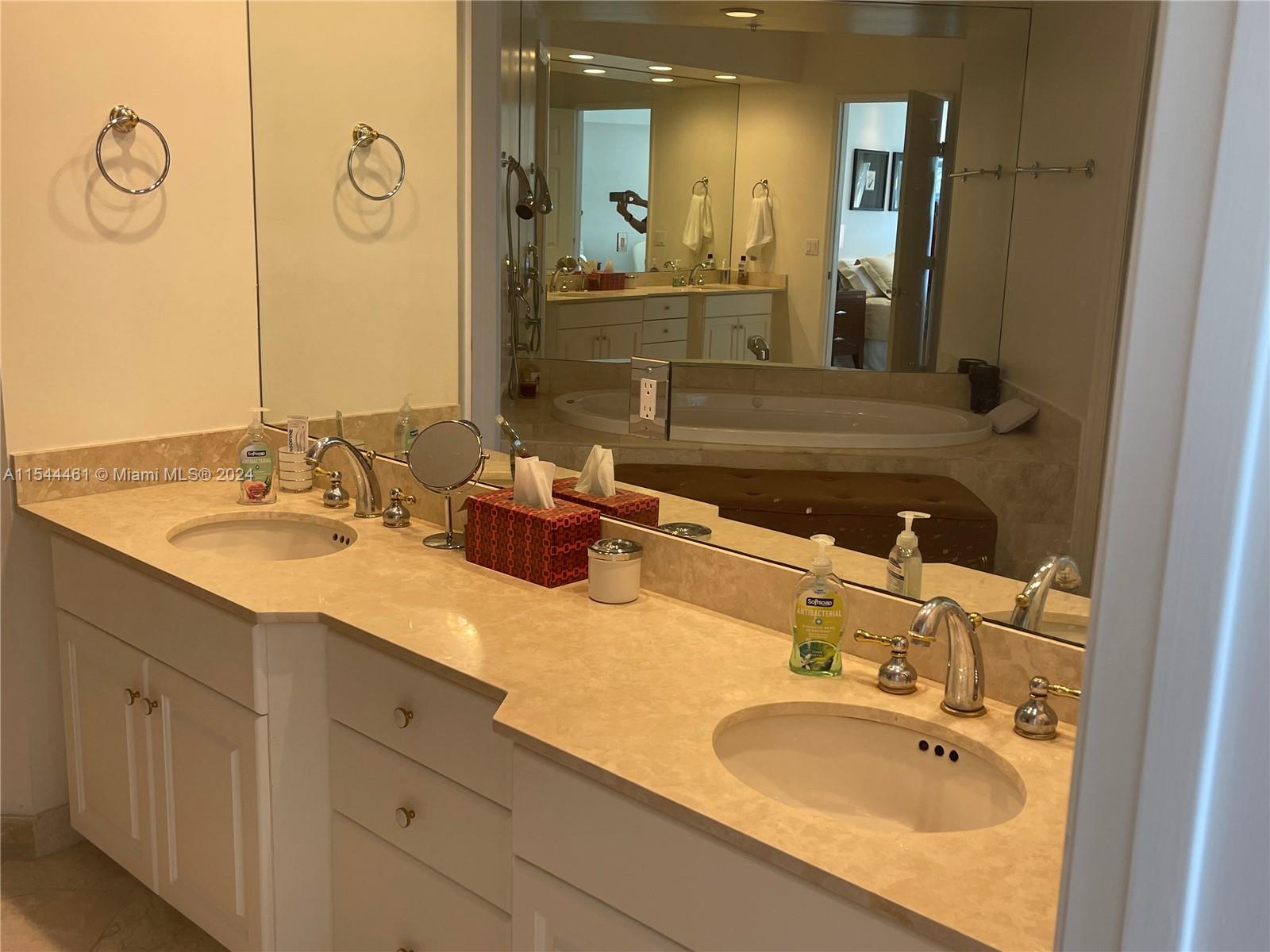 3370 Hidden Bay Dr 2013, Aventura, Florida 33180, 3 Bedrooms Bedrooms, ,3 BathroomsBathrooms,Residentiallease,For Rent,3370 Hidden Bay Dr 2013,A11544461