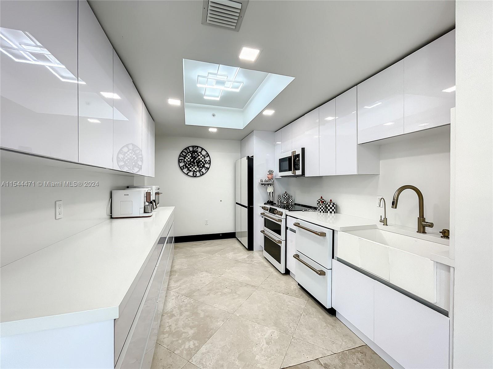 3330 NE 190th St TH18, Aventura, Florida 33180, 3 Bedrooms Bedrooms, ,2 BathroomsBathrooms,Residential,For Sale,3330 NE 190th St TH18,A11544471