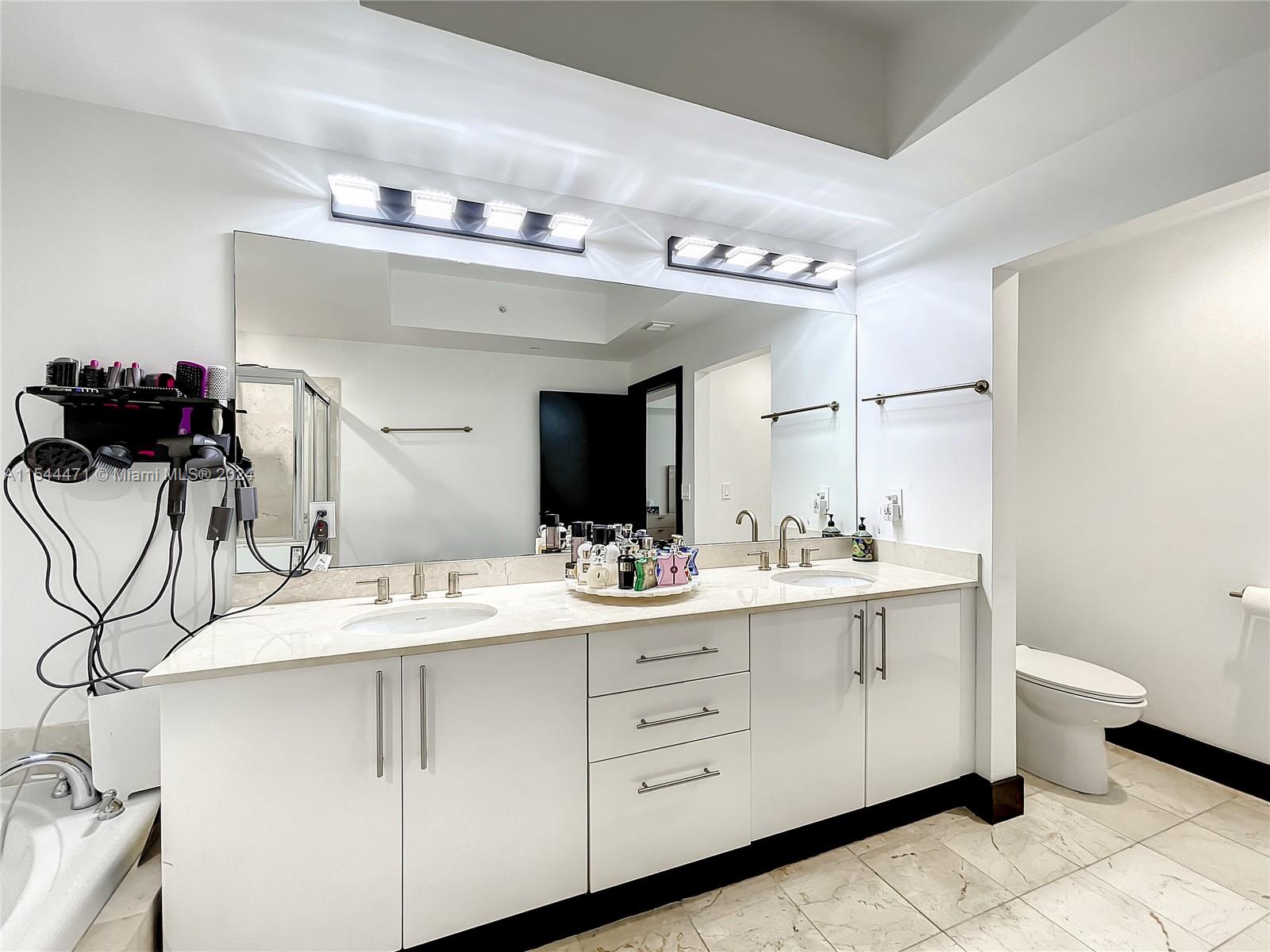 3330 NE 190th St TH18, Aventura, Florida 33180, 3 Bedrooms Bedrooms, ,2 BathroomsBathrooms,Residential,For Sale,3330 NE 190th St TH18,A11544471