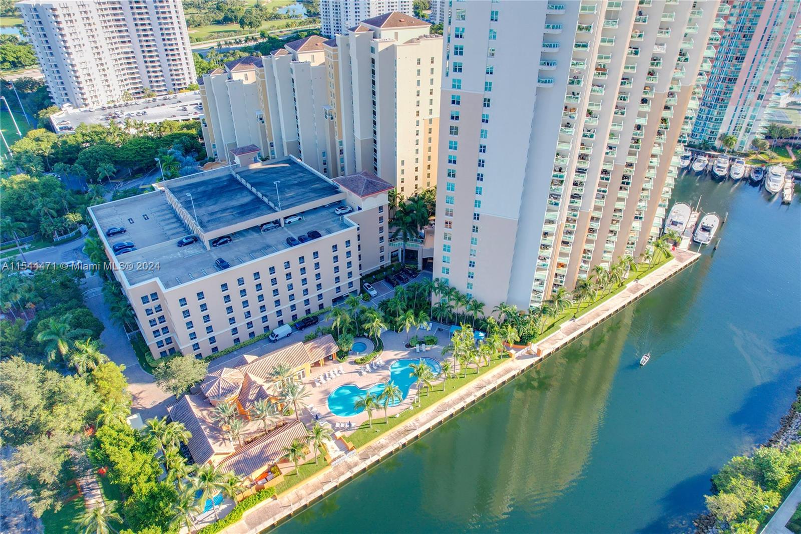 3330 NE 190th St TH18, Aventura, Florida 33180, 3 Bedrooms Bedrooms, ,2 BathroomsBathrooms,Residential,For Sale,3330 NE 190th St TH18,A11544471