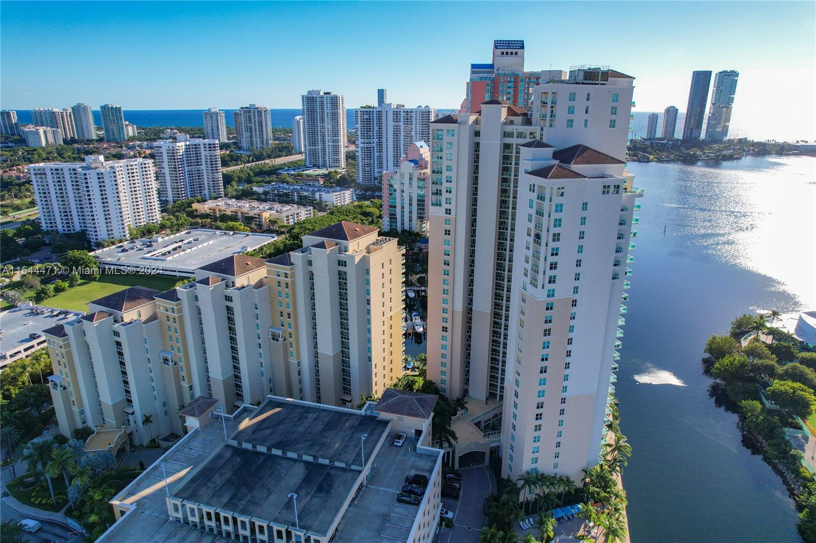 3330 NE 190th St TH18, Aventura, Florida 33180, 3 Bedrooms Bedrooms, ,2 BathroomsBathrooms,Residential,For Sale,3330 NE 190th St TH18,A11544471