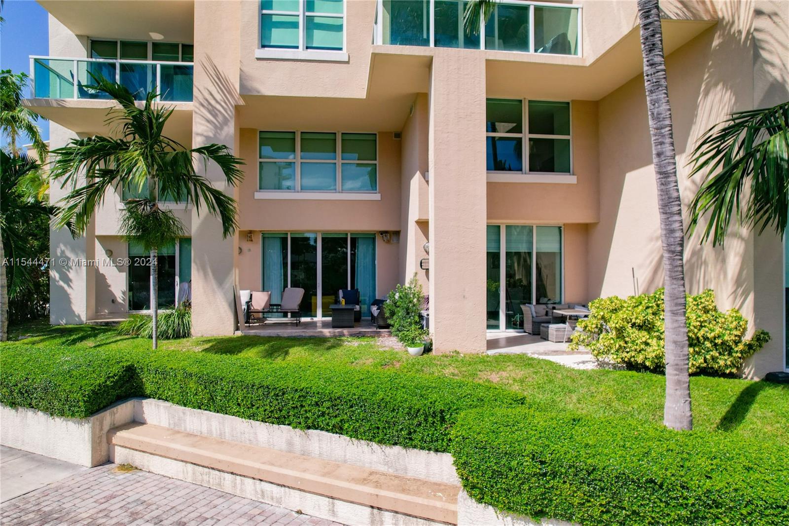 3330 NE 190th St TH18, Aventura, Florida 33180, 3 Bedrooms Bedrooms, ,2 BathroomsBathrooms,Residential,For Sale,3330 NE 190th St TH18,A11544471