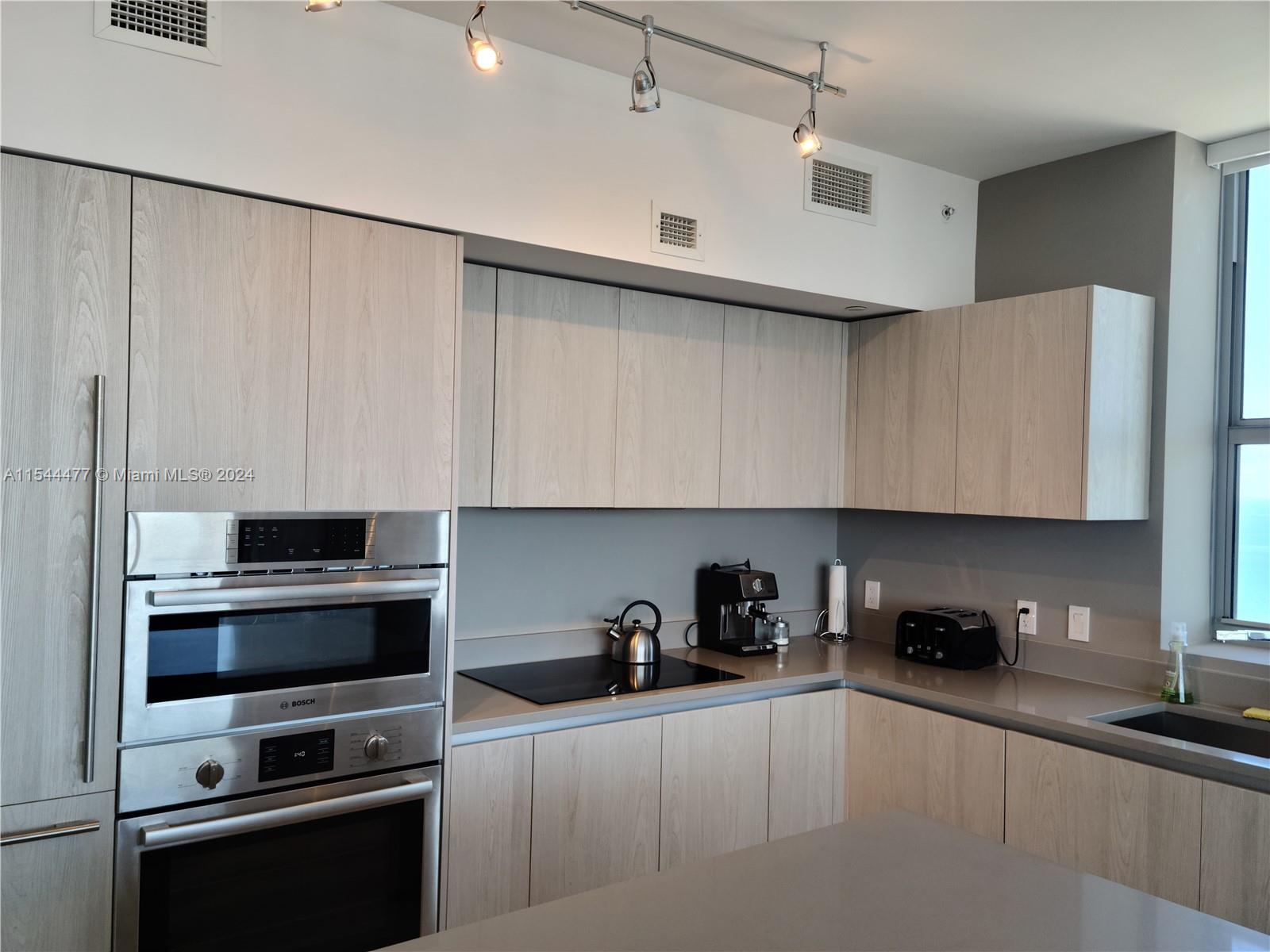 4010 S Ocean Dr R3309, Hollywood, Florida 33019, 2 Bedrooms Bedrooms, ,2 BathroomsBathrooms,Residentiallease,For Rent,4010 S Ocean Dr R3309,A11544477