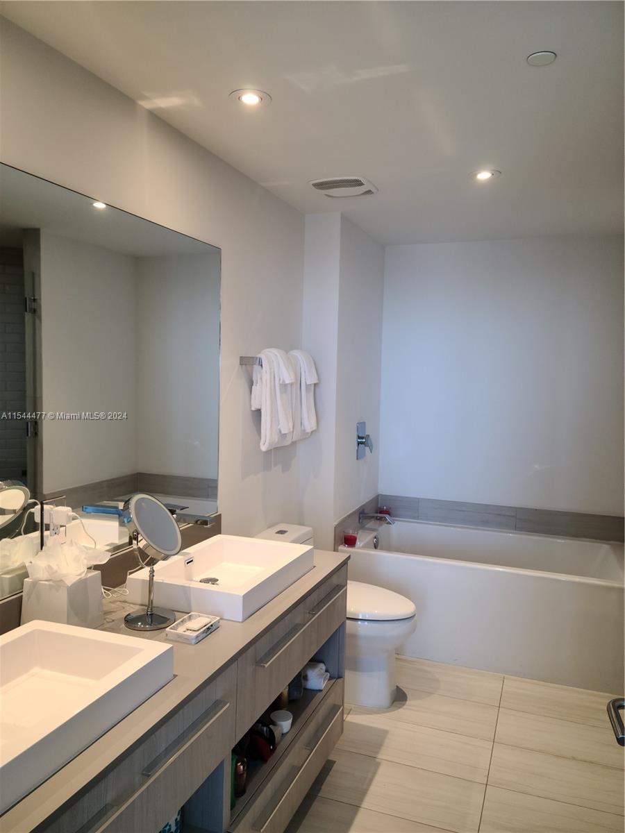 4010 S Ocean Dr R3309, Hollywood, Florida 33019, 2 Bedrooms Bedrooms, ,2 BathroomsBathrooms,Residentiallease,For Rent,4010 S Ocean Dr R3309,A11544477