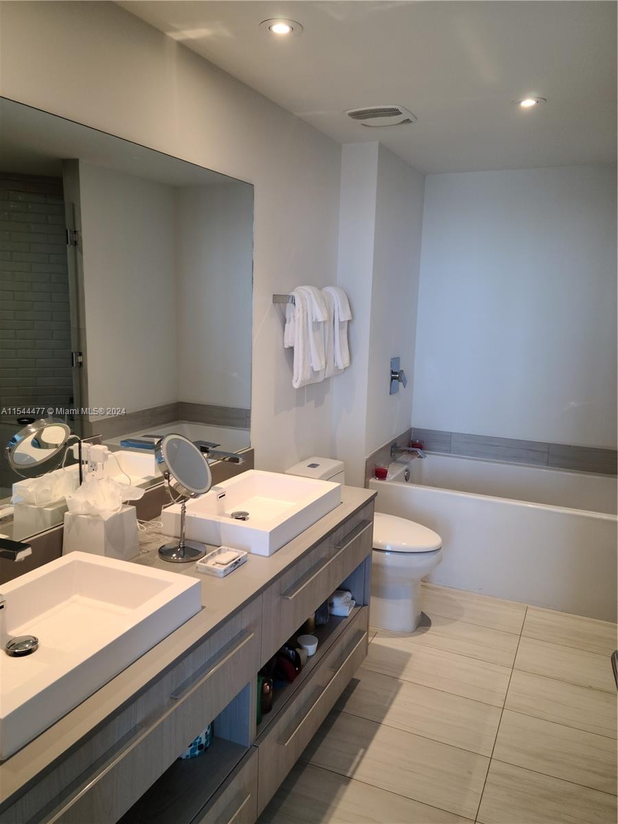4010 S Ocean Dr R3309, Hollywood, Florida 33019, 2 Bedrooms Bedrooms, ,2 BathroomsBathrooms,Residentiallease,For Rent,4010 S Ocean Dr R3309,A11544477