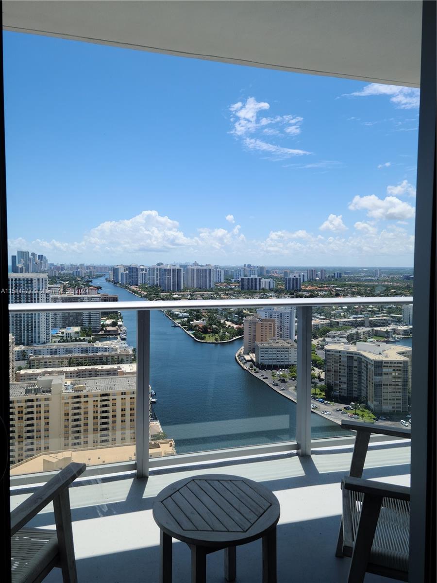 4010 S Ocean Dr R3309, Hollywood, Florida 33019, 2 Bedrooms Bedrooms, ,2 BathroomsBathrooms,Residentiallease,For Rent,4010 S Ocean Dr R3309,A11544477