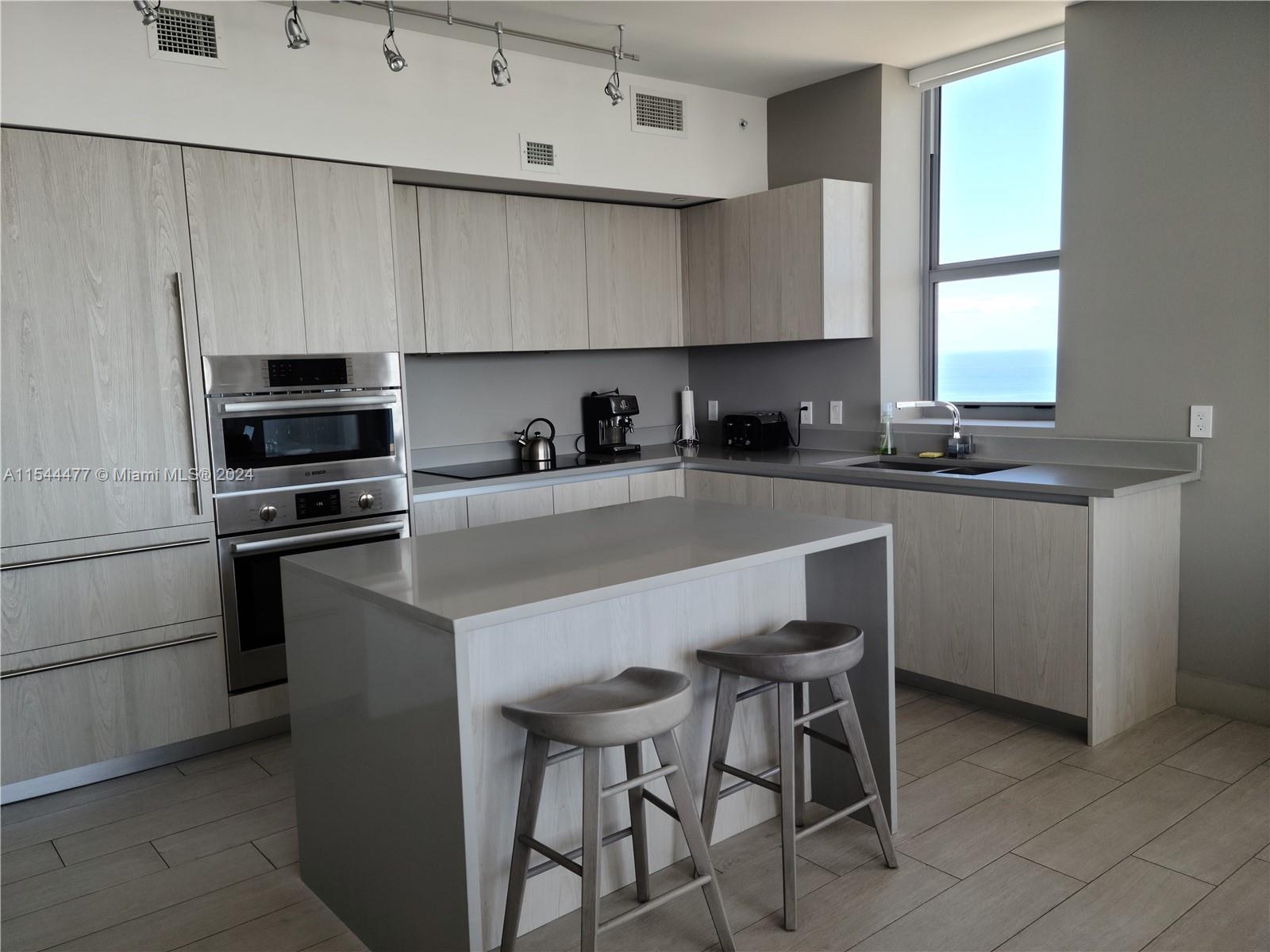 4010 S Ocean Dr R3309, Hollywood, Florida 33019, 2 Bedrooms Bedrooms, ,2 BathroomsBathrooms,Residentiallease,For Rent,4010 S Ocean Dr R3309,A11544477