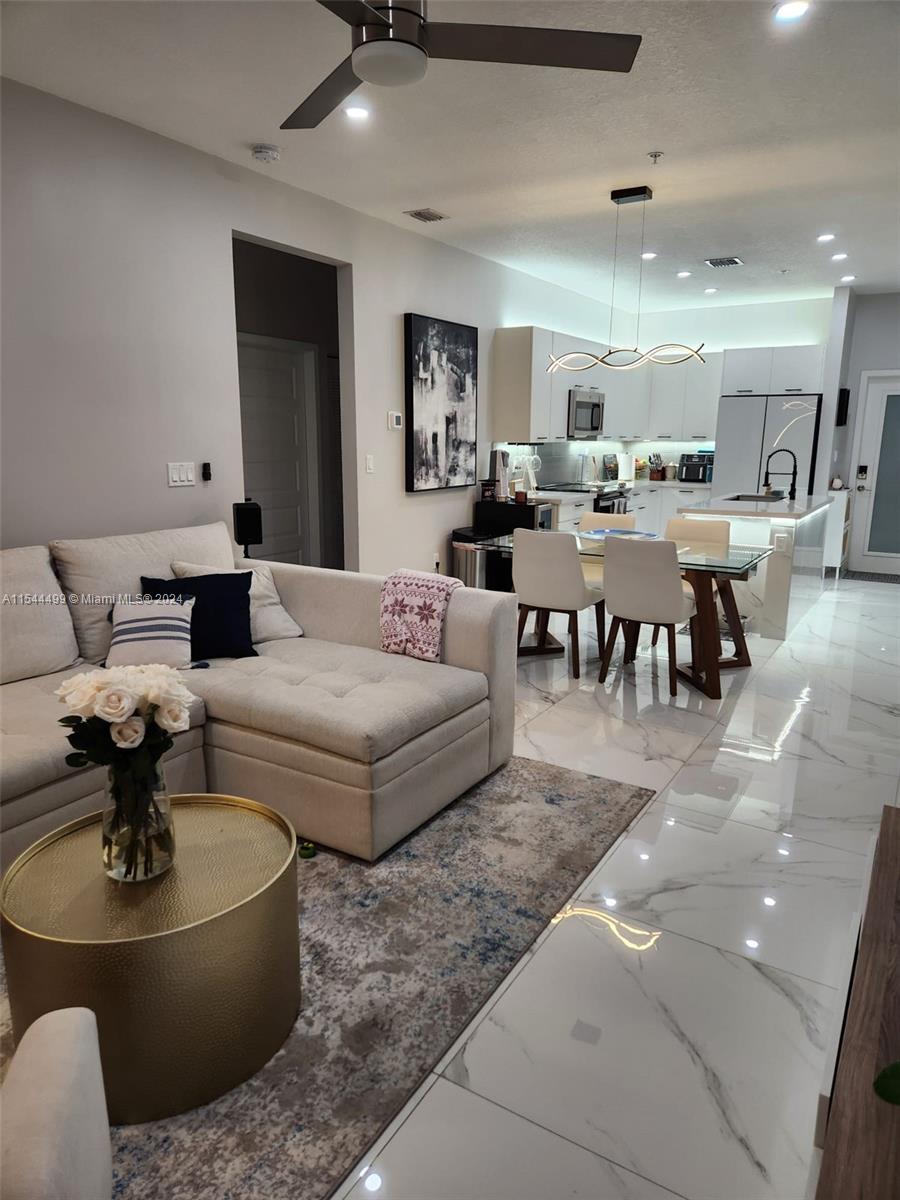 Doral, Florida 33166, 3 Bedrooms Bedrooms, ,2 BathroomsBathrooms,Residentiallease,For Rent,A11544499