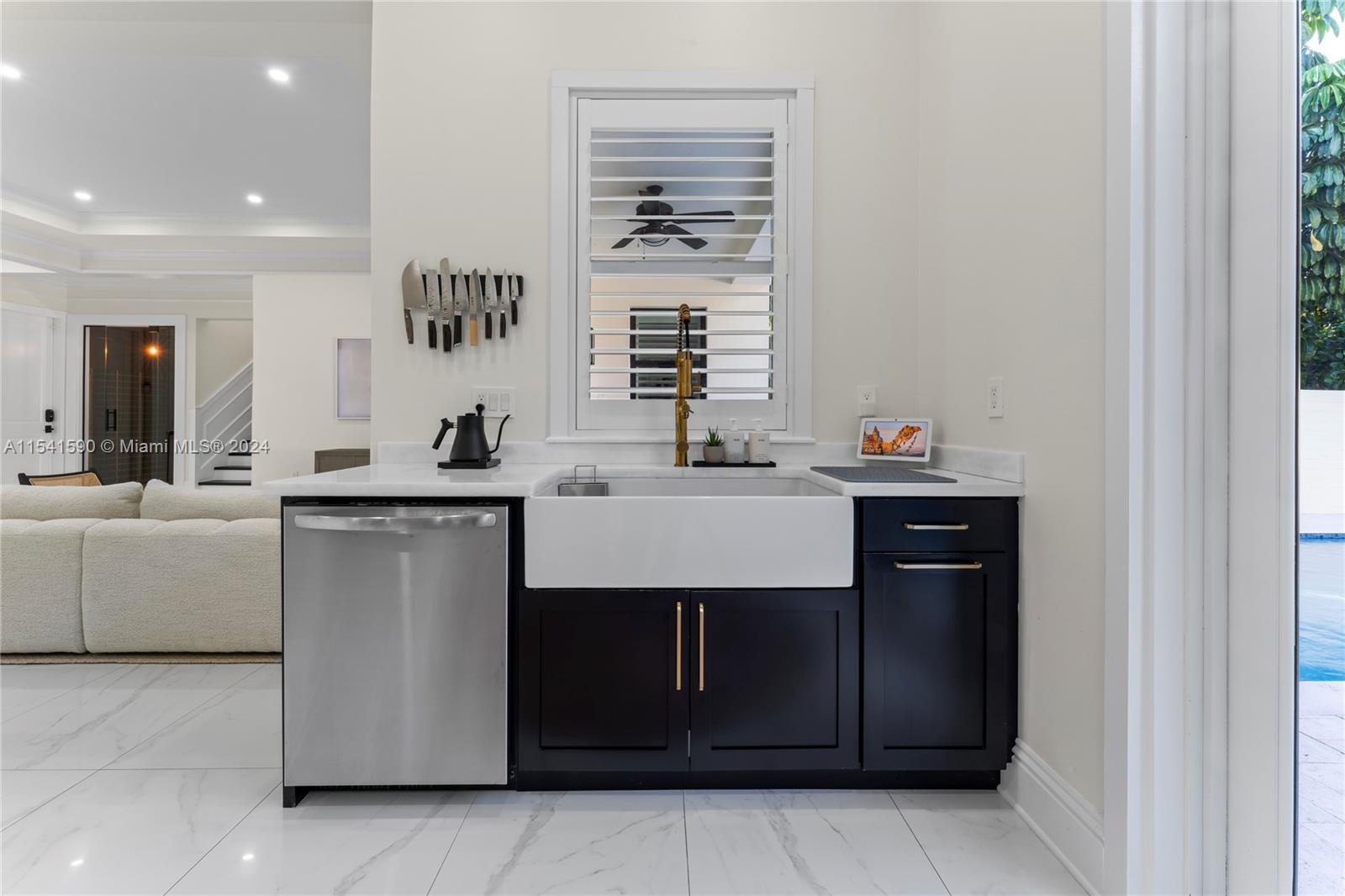 705 Madeira Ave, Coral Gables, Florida 33134, 4 Bedrooms Bedrooms, ,3 BathroomsBathrooms,Residential,For Sale,705 Madeira Ave,A11541590