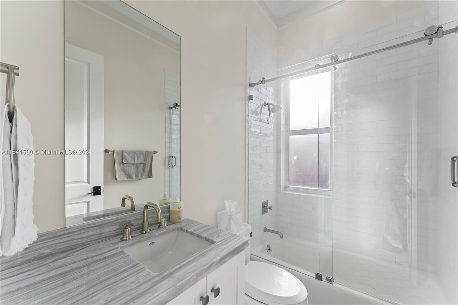 705 Madeira Ave, Coral Gables, Florida 33134, 4 Bedrooms Bedrooms, ,3 BathroomsBathrooms,Residential,For Sale,705 Madeira Ave,A11541590