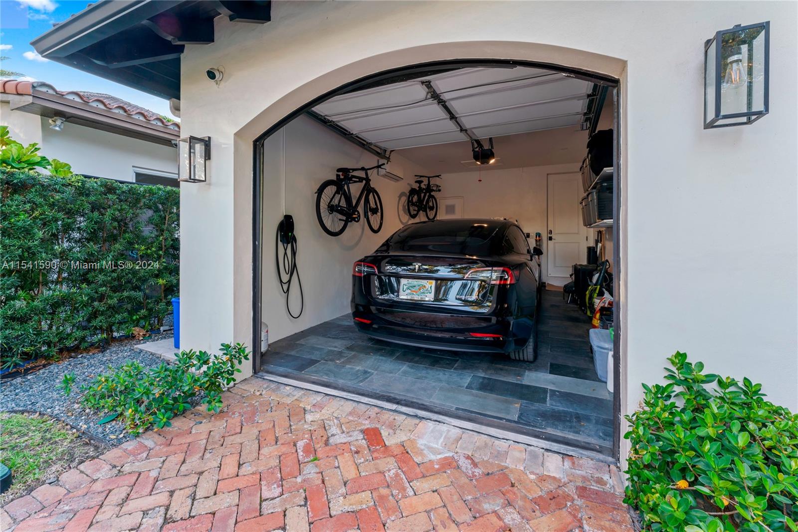 705 Madeira Ave, Coral Gables, Florida 33134, 4 Bedrooms Bedrooms, ,3 BathroomsBathrooms,Residential,For Sale,705 Madeira Ave,A11541590