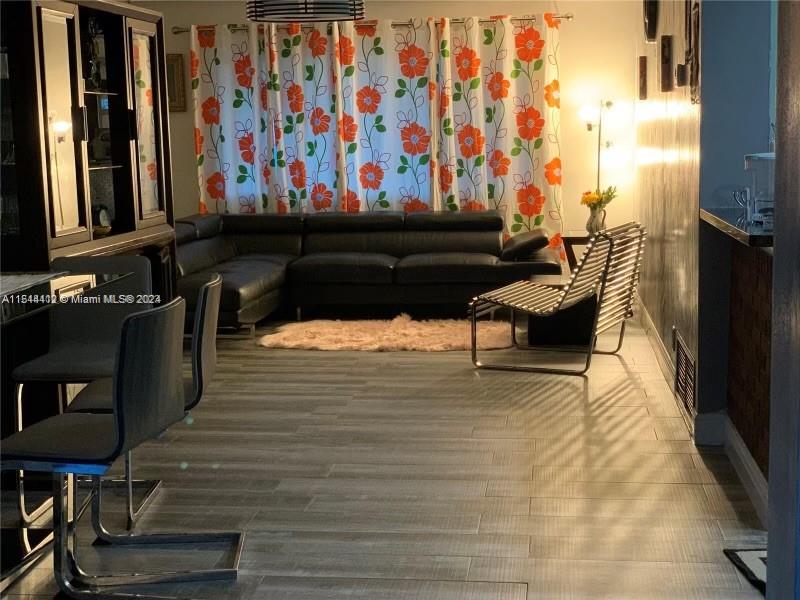 631 71st Ave, Pembroke Pines, FL, 33023 United States, 3 Bedrooms Bedrooms, ,2 BathroomsBathrooms,Residential,For Sale,71st Ave,A11544412