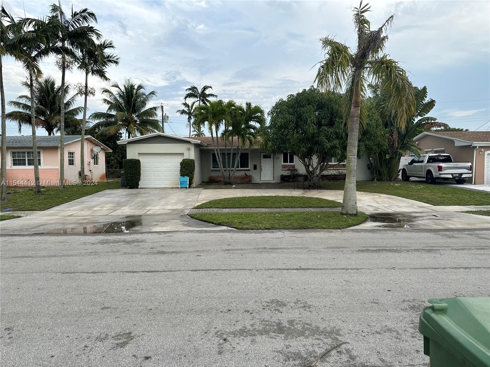 631 71st Ave, Pembroke Pines, FL, 33023 United States, 3 Bedrooms Bedrooms, ,2 BathroomsBathrooms,Residential,For Sale,71st Ave,A11544412