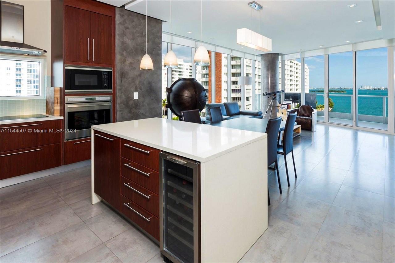 2020 N Bayshore Dr 701, Miami, Florida 33137, 2 Bedrooms Bedrooms, ,2 BathroomsBathrooms,Residentiallease,For Rent,2020 N Bayshore Dr 701,A11544507