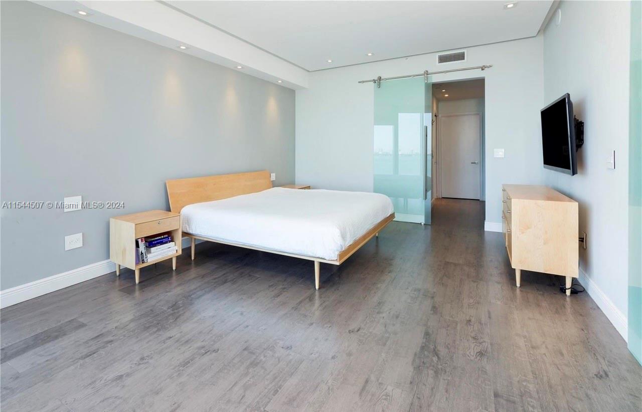 2020 N Bayshore Dr 701, Miami, Florida 33137, 2 Bedrooms Bedrooms, ,2 BathroomsBathrooms,Residentiallease,For Rent,2020 N Bayshore Dr 701,A11544507