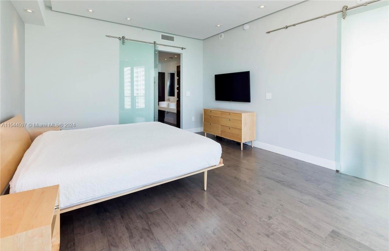 2020 N Bayshore Dr 701, Miami, Florida 33137, 2 Bedrooms Bedrooms, ,2 BathroomsBathrooms,Residentiallease,For Rent,2020 N Bayshore Dr 701,A11544507