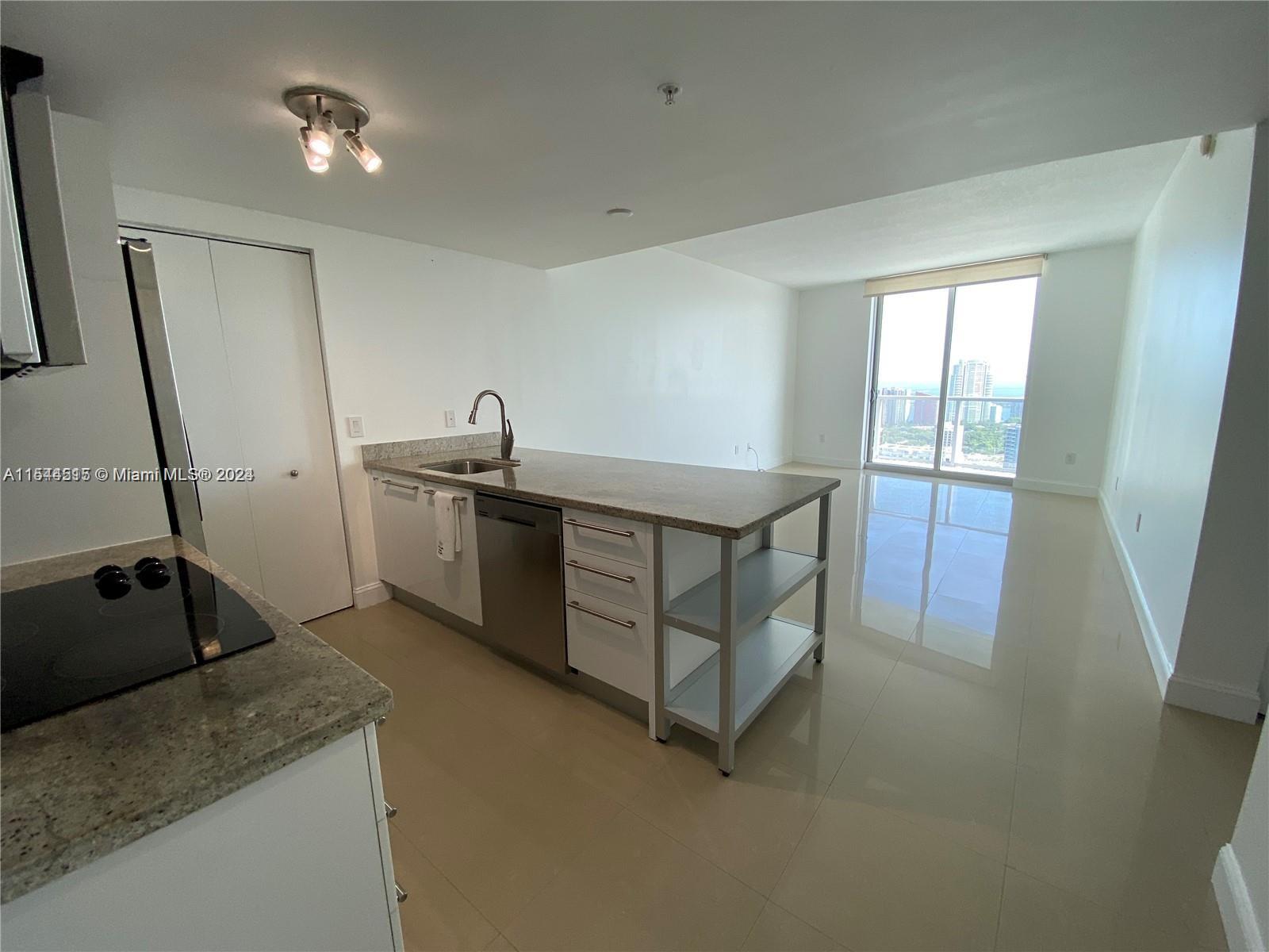 185 SW 7th St 4110, Miami, Florida 33130, 1 Bedroom Bedrooms, ,1 BathroomBathrooms,Residentiallease,For Rent,185 SW 7th St 4110,A11544515
