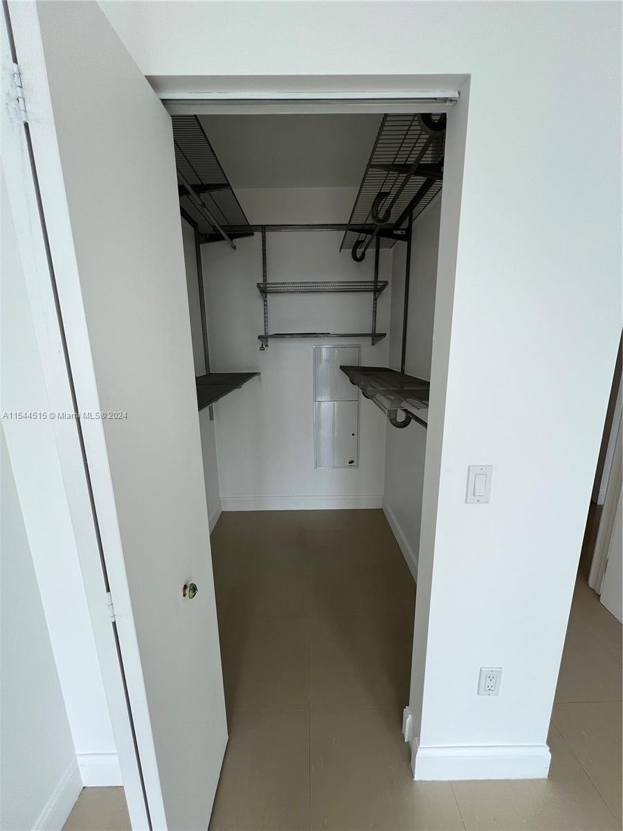 185 SW 7th St 4110, Miami, Florida 33130, 1 Bedroom Bedrooms, ,1 BathroomBathrooms,Residentiallease,For Rent,185 SW 7th St 4110,A11544515