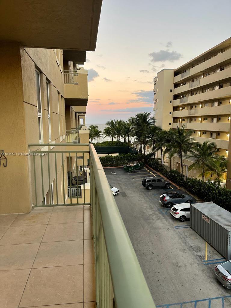2080 S Ocean Dr 303, Hallandale Beach, Florida 33009, 2 Bedrooms Bedrooms, ,2 BathroomsBathrooms,Residentiallease,For Rent,2080 S Ocean Dr 303,A11544521