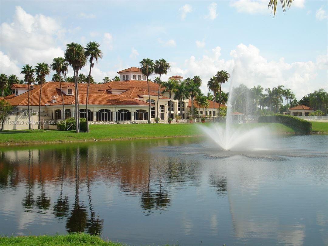 Country Club Lake View