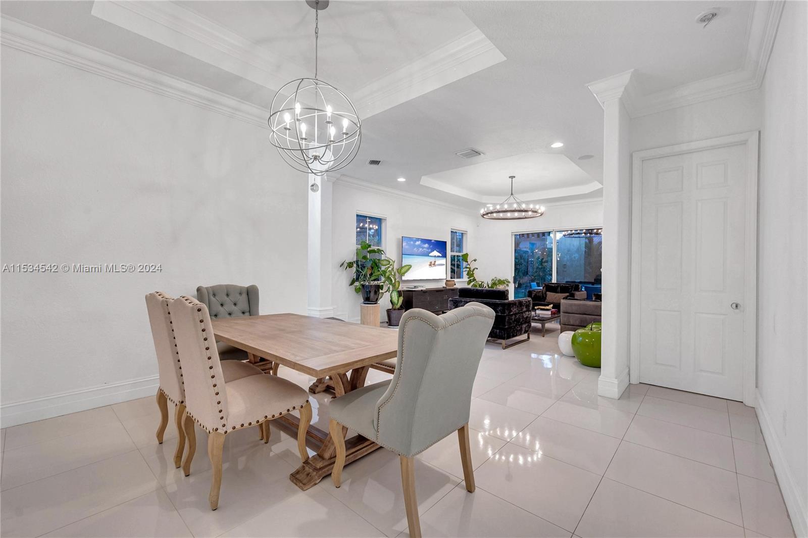 Listing Photo 10