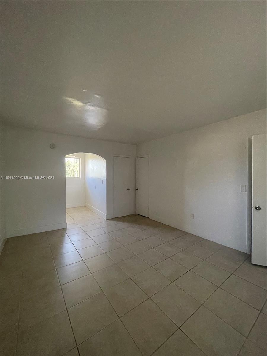 5305 Biscayne Blvd 204, Miami, Florida 33137, ,1 BathroomBathrooms,Residentiallease,For Rent,5305 Biscayne Blvd 204,A11544552