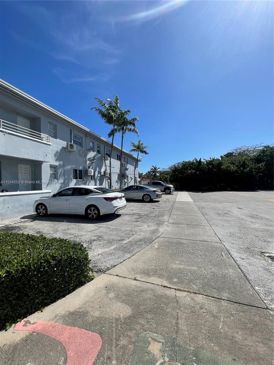 5305 Biscayne Blvd 204, Miami, Florida 33137, ,1 BathroomBathrooms,Residentiallease,For Rent,5305 Biscayne Blvd 204,A11544552