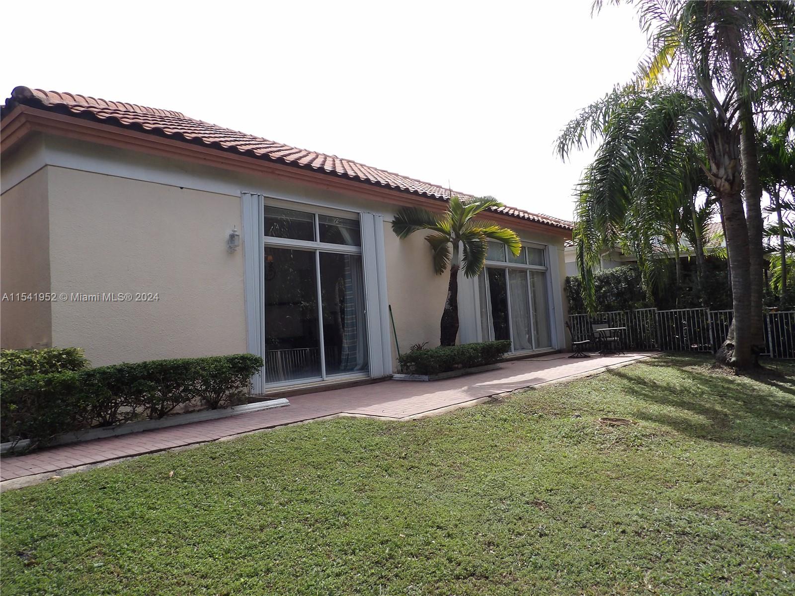 5614 NW 104th Ct, Doral, Florida 33178, 4 Bedrooms Bedrooms, ,3 BathroomsBathrooms,Residentiallease,For Rent,5614 NW 104th Ct,A11541952