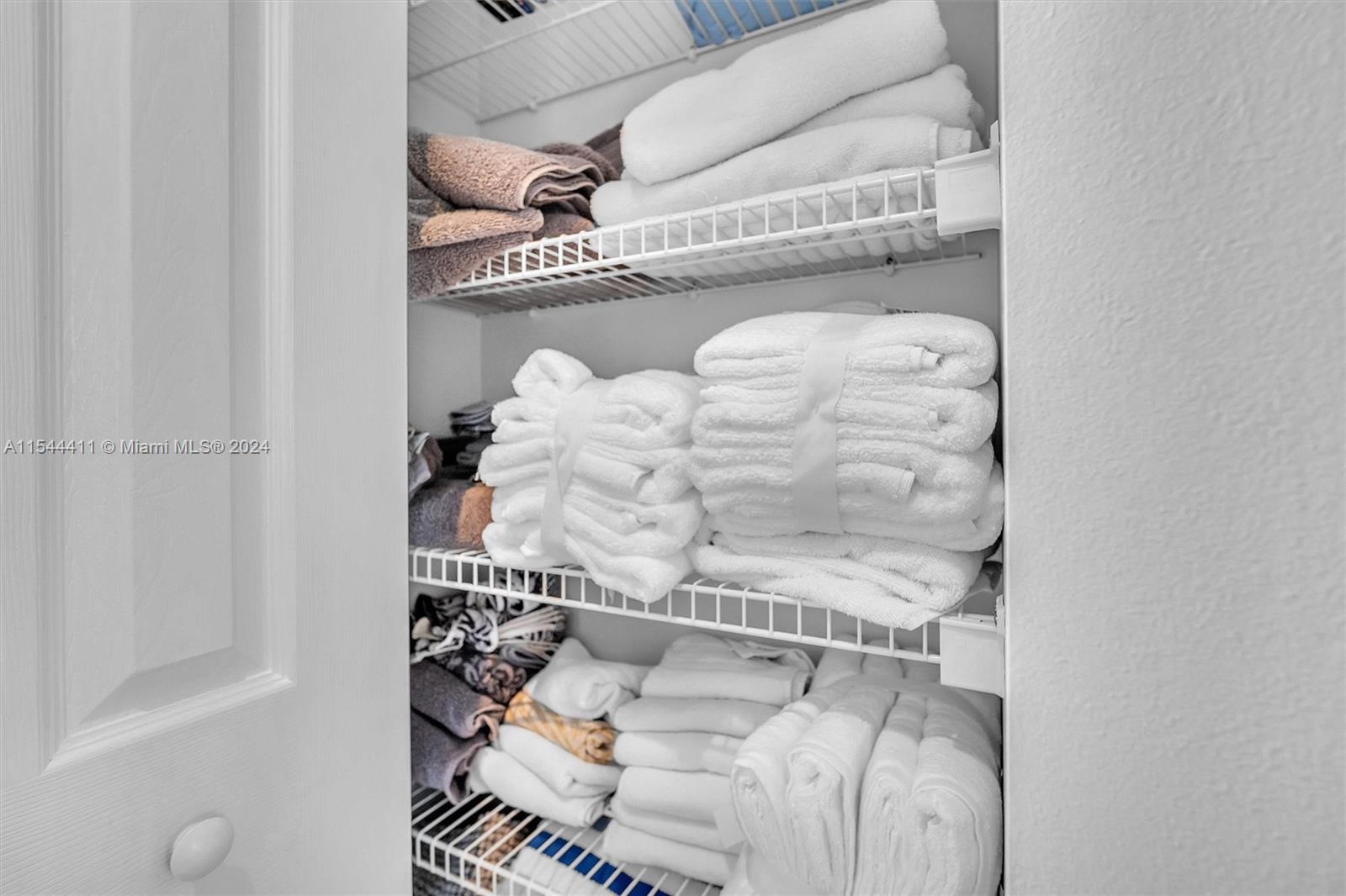 2069 S Ocean Dr TH13, Hallandale Beach, Florida 33009, 3 Bedrooms Bedrooms, ,3 BathroomsBathrooms,Residentiallease,For Rent,2069 S Ocean Dr TH13,A11544411