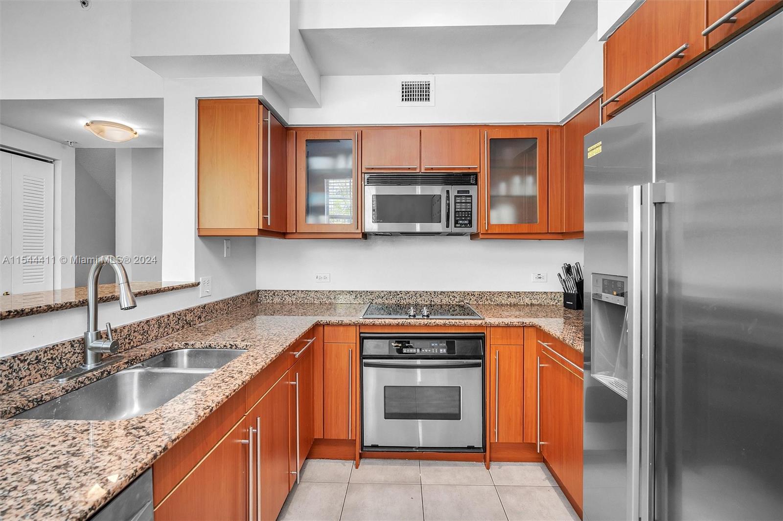 2069 S Ocean Dr TH13, Hallandale Beach, Florida 33009, 3 Bedrooms Bedrooms, ,3 BathroomsBathrooms,Residentiallease,For Rent,2069 S Ocean Dr TH13,A11544411