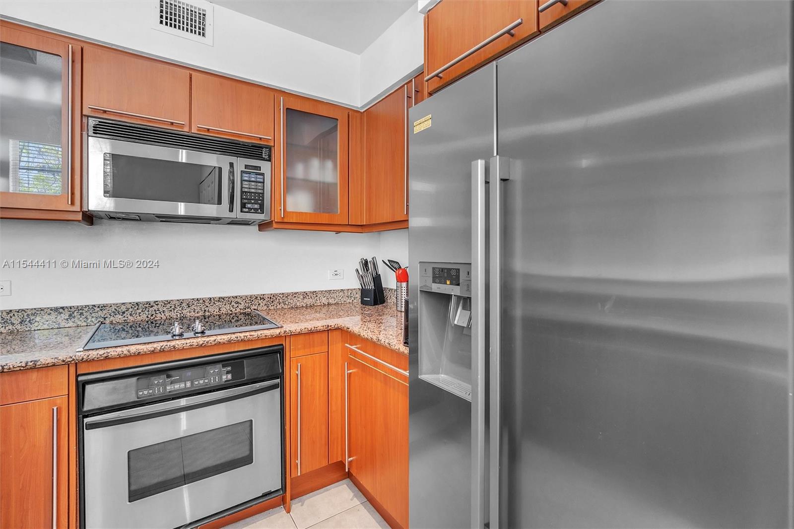 2069 S Ocean Dr TH13, Hallandale Beach, Florida 33009, 3 Bedrooms Bedrooms, ,3 BathroomsBathrooms,Residentiallease,For Rent,2069 S Ocean Dr TH13,A11544411