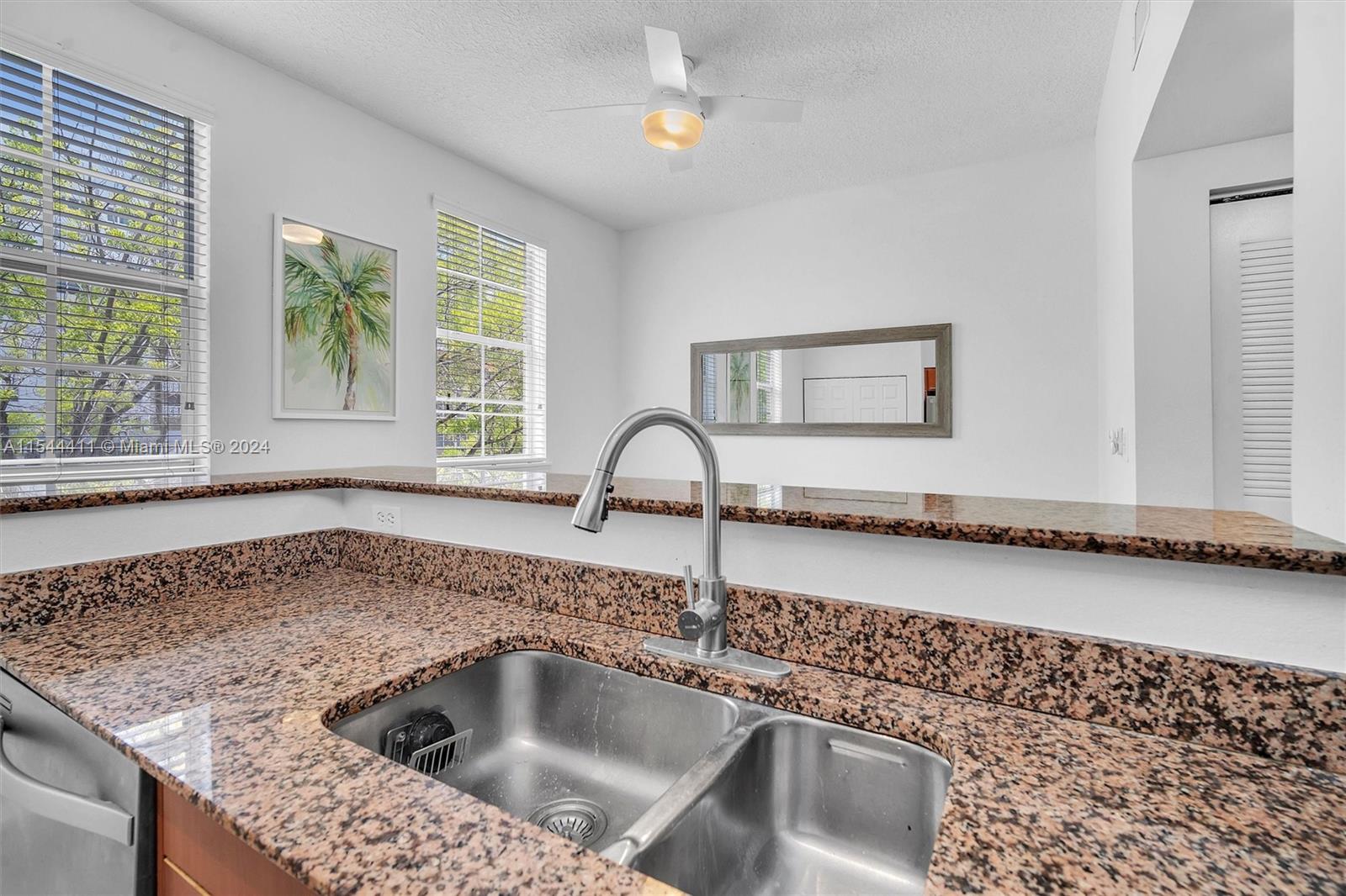 2069 S Ocean Dr TH13, Hallandale Beach, Florida 33009, 3 Bedrooms Bedrooms, ,3 BathroomsBathrooms,Residentiallease,For Rent,2069 S Ocean Dr TH13,A11544411