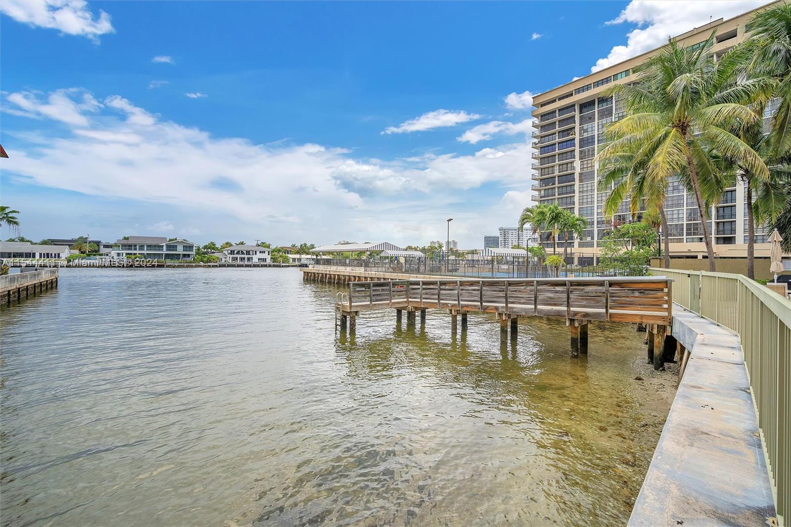 2069 S Ocean Dr TH13, Hallandale Beach, Florida 33009, 3 Bedrooms Bedrooms, ,3 BathroomsBathrooms,Residentiallease,For Rent,2069 S Ocean Dr TH13,A11544411