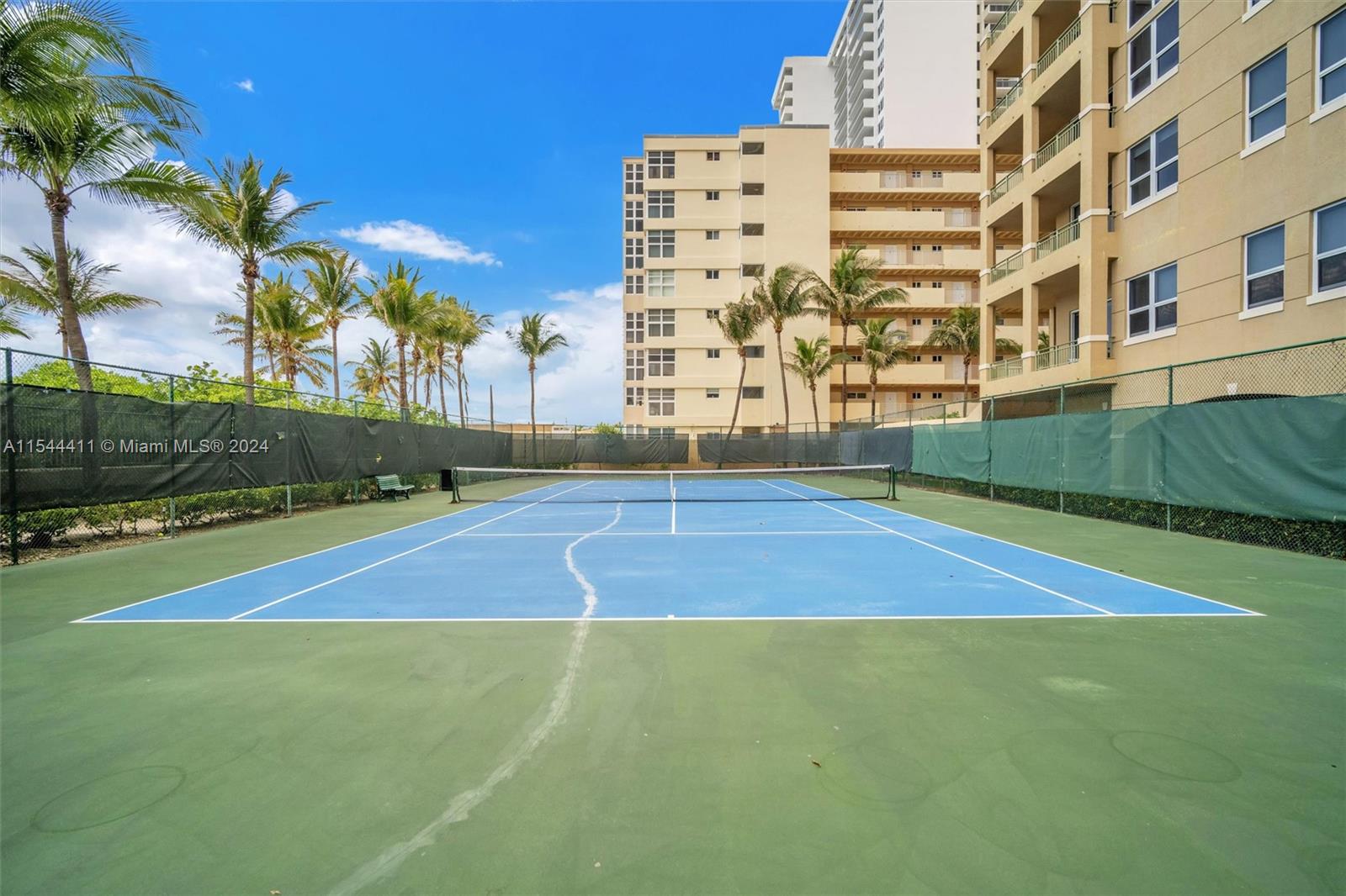2069 S Ocean Dr TH13, Hallandale Beach, Florida 33009, 3 Bedrooms Bedrooms, ,3 BathroomsBathrooms,Residentiallease,For Rent,2069 S Ocean Dr TH13,A11544411