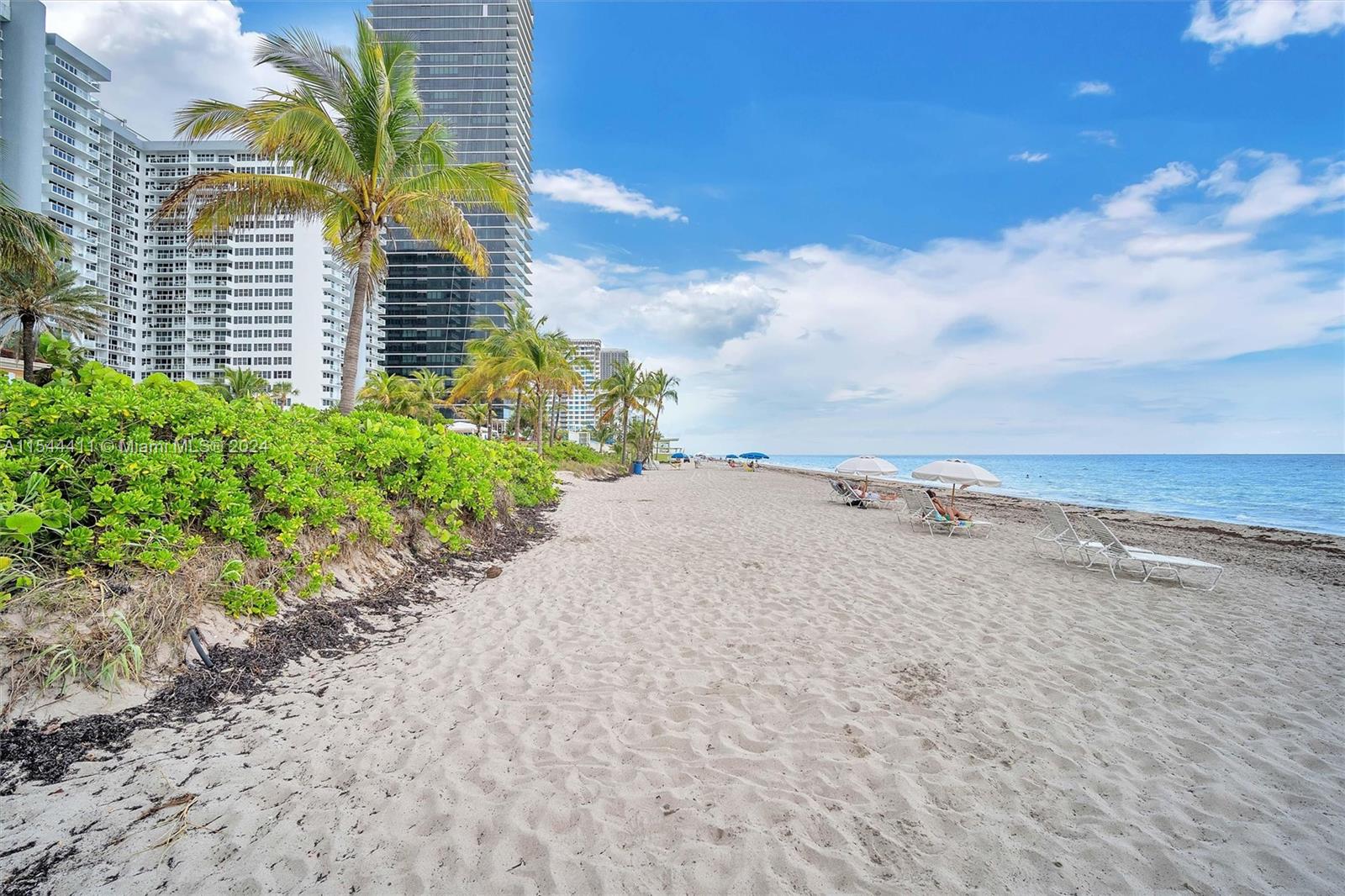 2069 S Ocean Dr TH13, Hallandale Beach, Florida 33009, 3 Bedrooms Bedrooms, ,3 BathroomsBathrooms,Residentiallease,For Rent,2069 S Ocean Dr TH13,A11544411