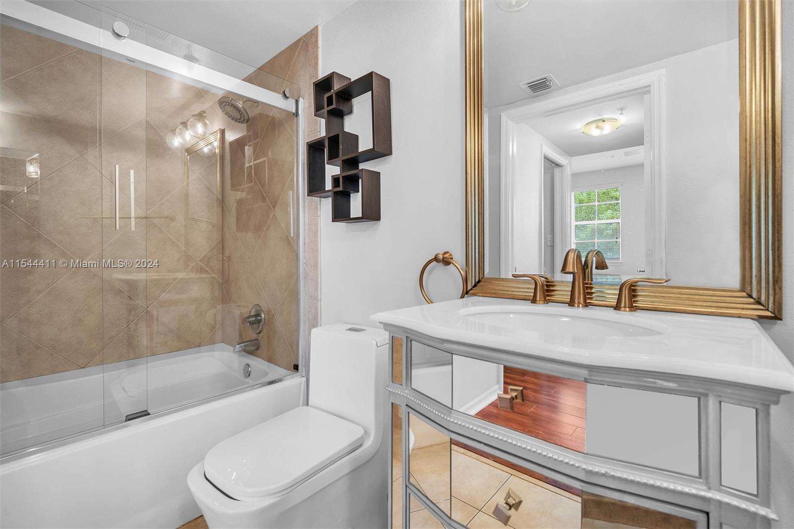 2069 S Ocean Dr TH13, Hallandale Beach, Florida 33009, 3 Bedrooms Bedrooms, ,3 BathroomsBathrooms,Residentiallease,For Rent,2069 S Ocean Dr TH13,A11544411