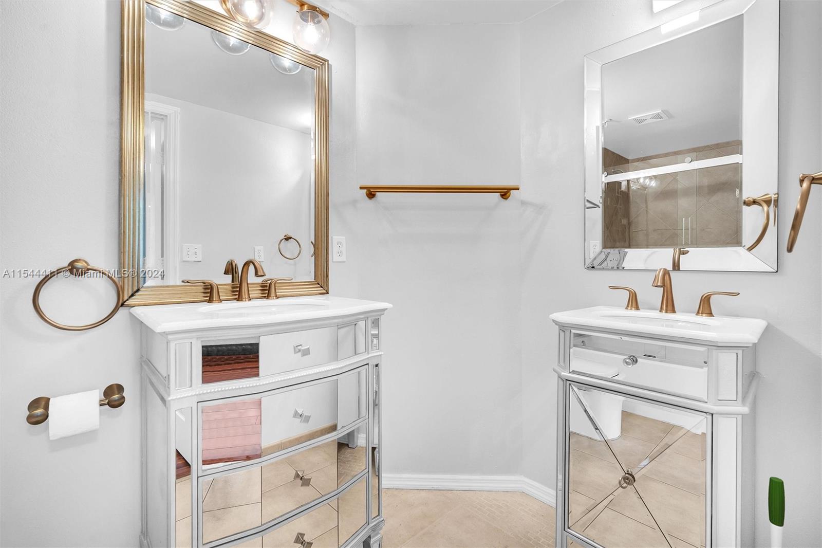 2069 S Ocean Dr TH13, Hallandale Beach, Florida 33009, 3 Bedrooms Bedrooms, ,3 BathroomsBathrooms,Residentiallease,For Rent,2069 S Ocean Dr TH13,A11544411