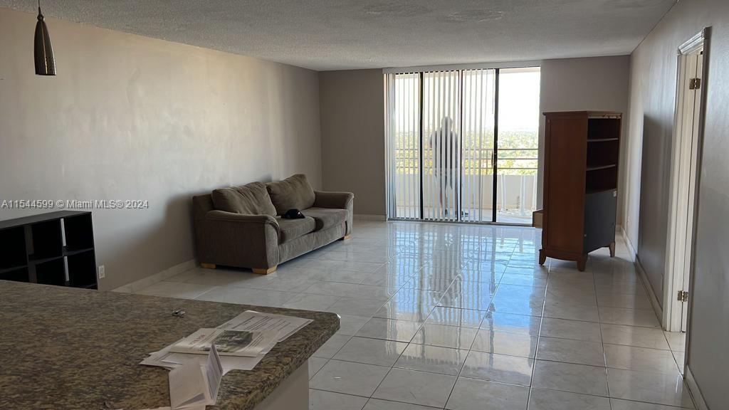 2500 Parkview Dr 2411, Hallandale Beach, Florida 33009, 1 Bedroom Bedrooms, ,1 BathroomBathrooms,Residential,For Sale,2500 Parkview Dr 2411,A11544599