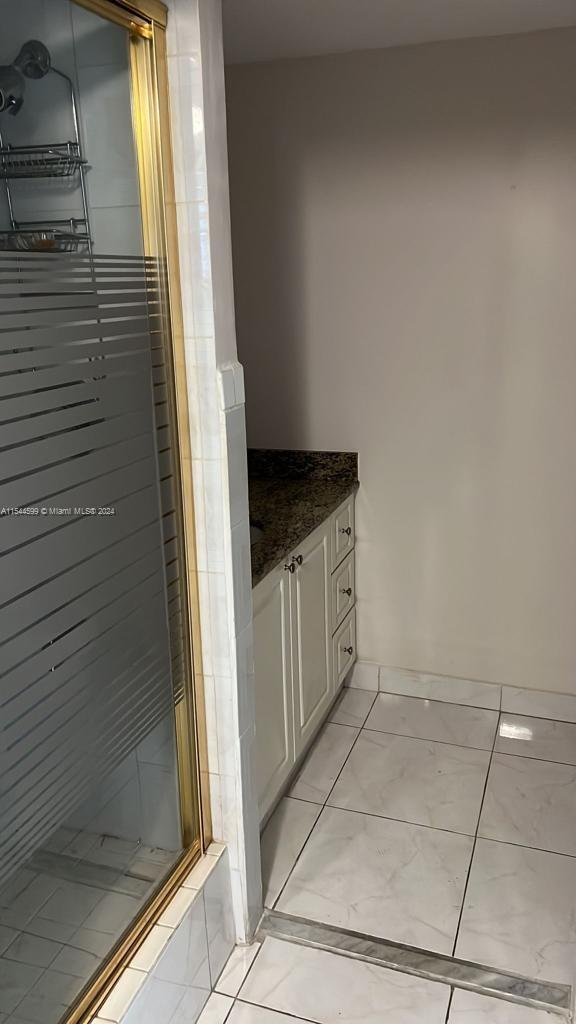 2500 Parkview Dr 2411, Hallandale Beach, Florida 33009, 1 Bedroom Bedrooms, ,1 BathroomBathrooms,Residential,For Sale,2500 Parkview Dr 2411,A11544599