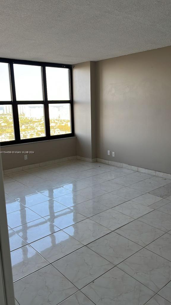 2500 Parkview Dr 2411, Hallandale Beach, Florida 33009, 1 Bedroom Bedrooms, ,1 BathroomBathrooms,Residential,For Sale,2500 Parkview Dr 2411,A11544599