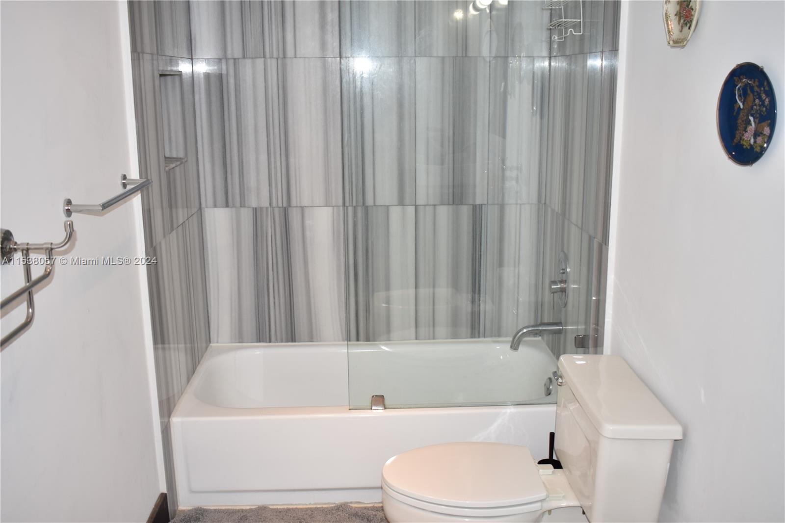 2500 Parkview Dr 2319, Hallandale Beach, Florida 33009, 2 Bedrooms Bedrooms, ,2 BathroomsBathrooms,Residentiallease,For Rent,2500 Parkview Dr 2319,A11538057