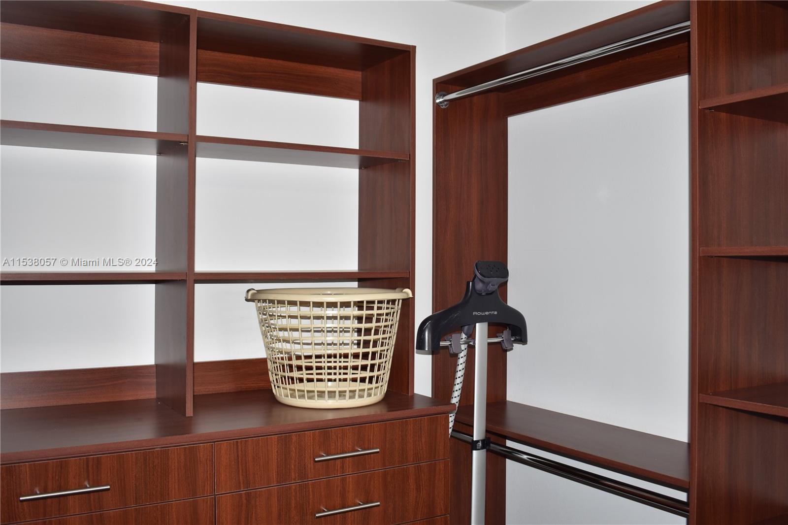 2500 Parkview Dr 2319, Hallandale Beach, Florida 33009, 2 Bedrooms Bedrooms, ,2 BathroomsBathrooms,Residentiallease,For Rent,2500 Parkview Dr 2319,A11538057