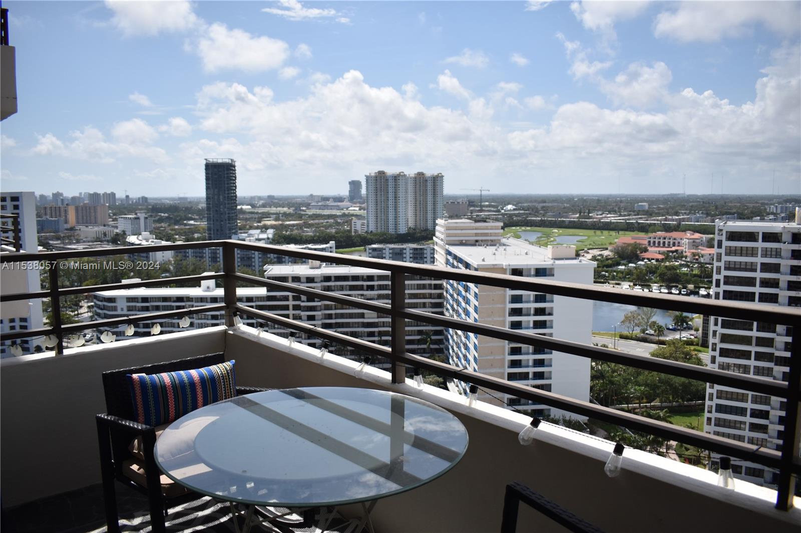 2500 Parkview Dr 2319, Hallandale Beach, Florida 33009, 2 Bedrooms Bedrooms, ,2 BathroomsBathrooms,Residentiallease,For Rent,2500 Parkview Dr 2319,A11538057