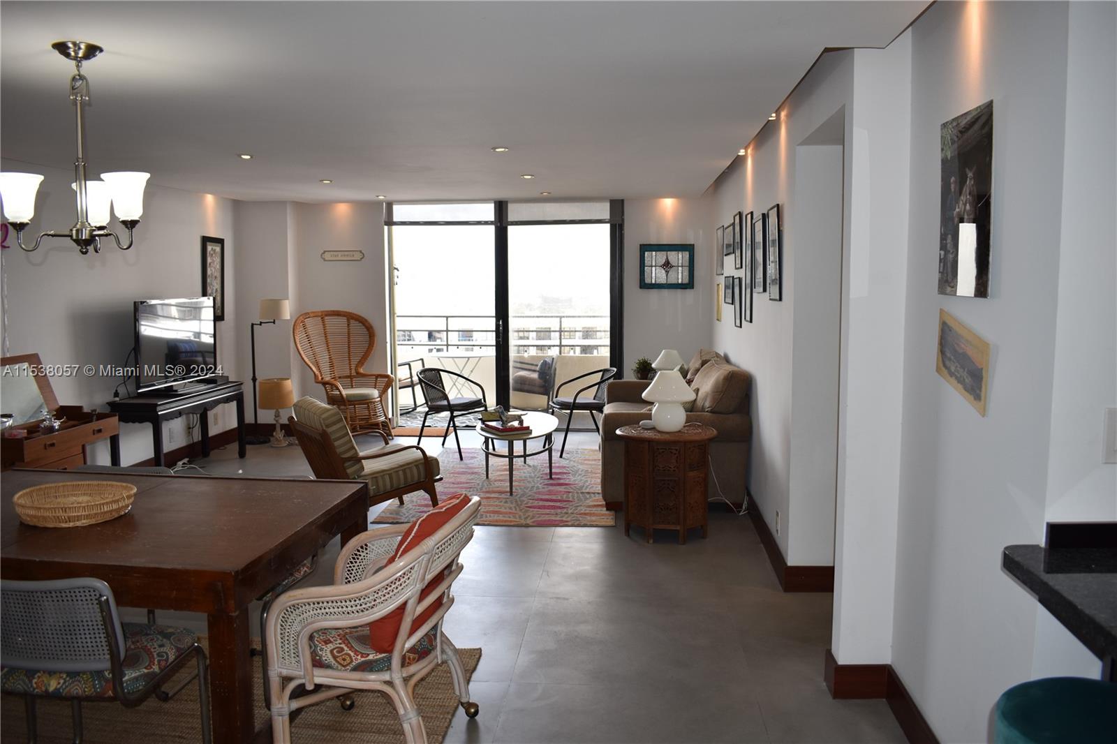 2500 Parkview Dr 2319, Hallandale Beach, Florida 33009, 2 Bedrooms Bedrooms, ,2 BathroomsBathrooms,Residentiallease,For Rent,2500 Parkview Dr 2319,A11538057