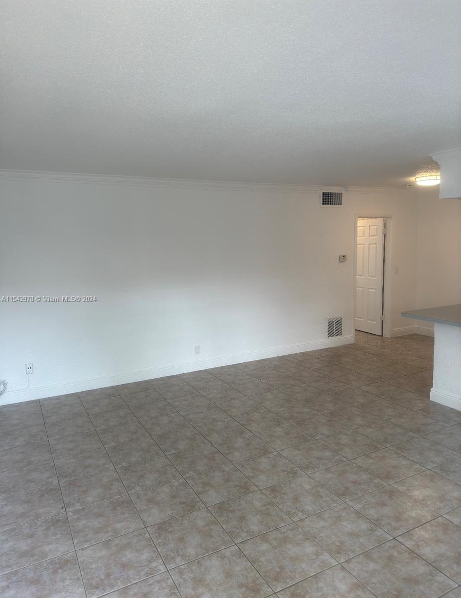 105 NE 12th Ave 15, Hallandale Beach, Florida 33009, 1 Bedroom Bedrooms, ,1 BathroomBathrooms,Residentiallease,For Rent,105 NE 12th Ave 15,A11543978